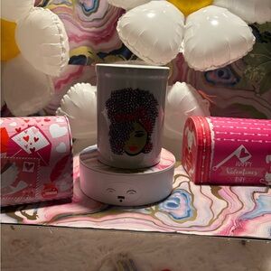 Decorative Valentine's Day mug with vinyl and diamond design